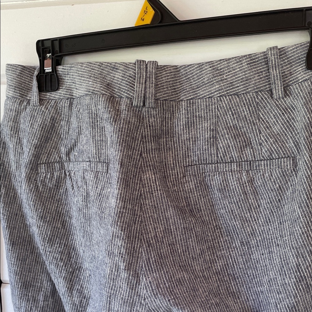 Ann Taylor Gray Cropped Pants - Picture 4 of 8
